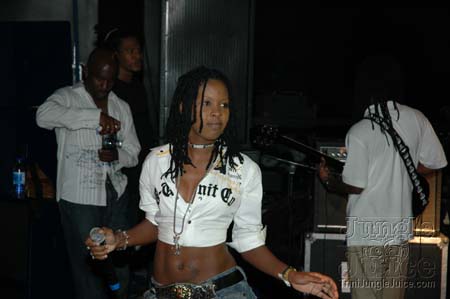 2005_dc_glow-25
