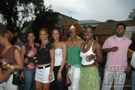 socaweb_poolside-02