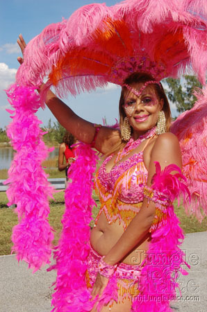broward_carnival_2006_pt1-043