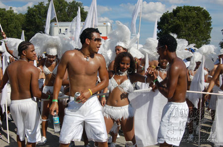broward_carnival_2006_pt1-062