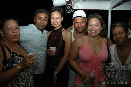 socaweb_boatride_2006-08