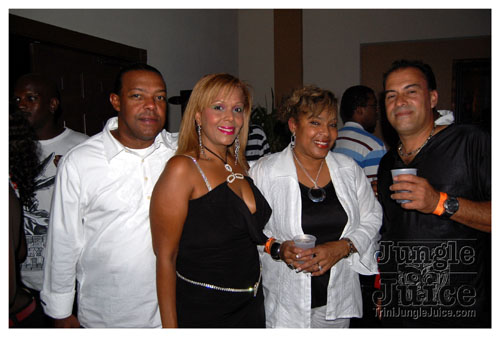 blackwhite_2007-041