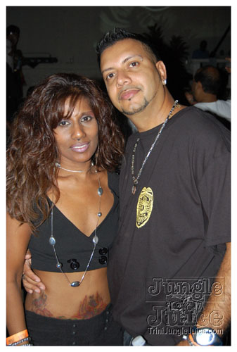 blackwhite_2007-049