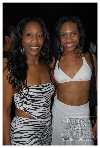 blackwhite_2007-060