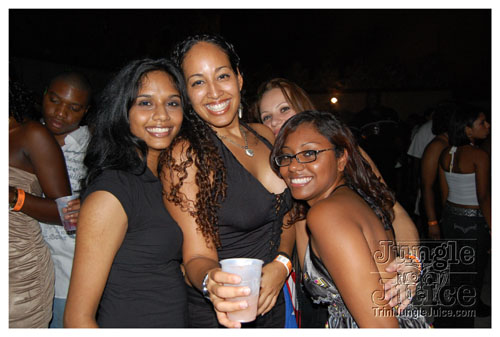 blackwhite_2007-067
