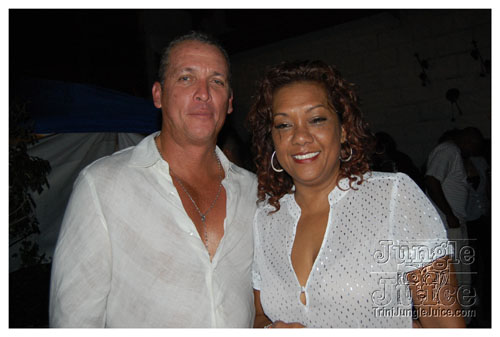 blackwhite_2007-080