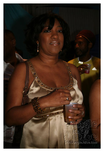 blue_safari-075