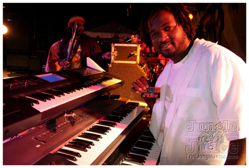 broward_carnival_2007_pt2-251