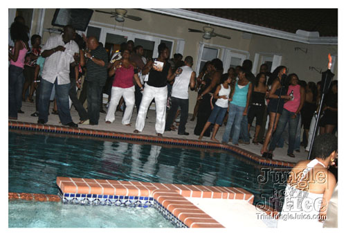 dv8_2007-079