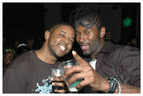 incognito_2007-039