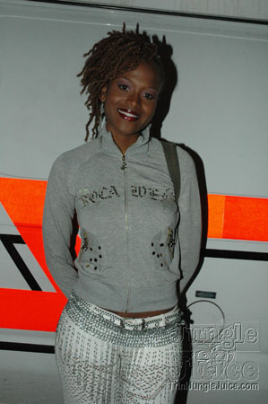 pose_2007-02