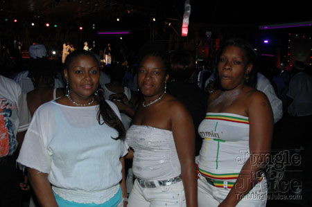 pose_2007-57