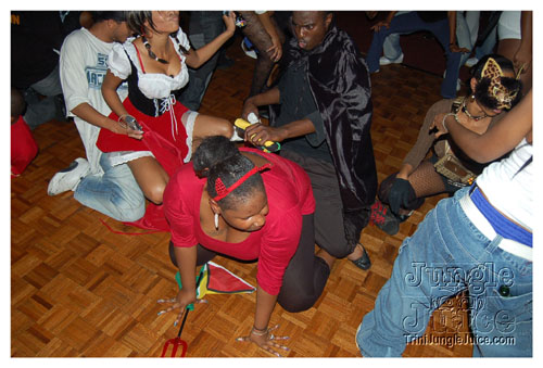 scream_4_2k7-075