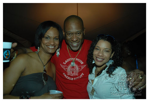 beach_house_carnival_2008_pt2-164