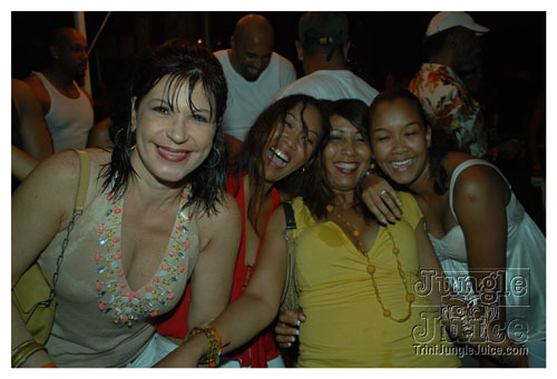 beach_house_carnival_2008_pt2-201