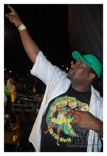 broward_carnival_2008_pt2-241
