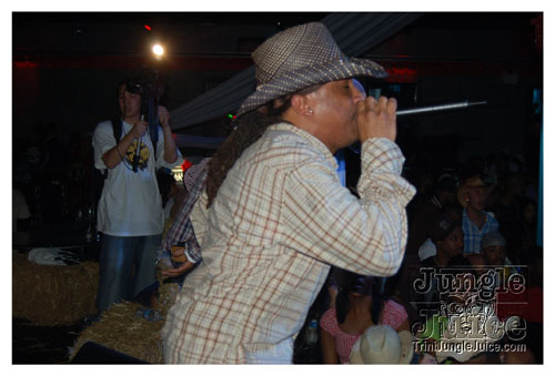 gyal_farm_08-064