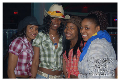 gyal_farm_08-080