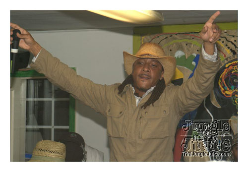 round_up_may10-103