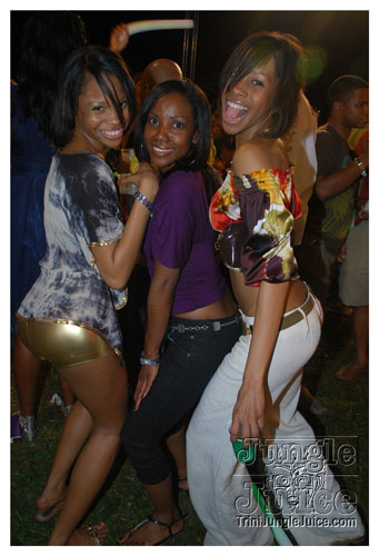 beach_house_carnival_2009-132