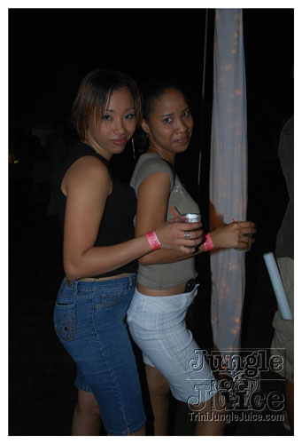 beach_house_carnival_2009-248