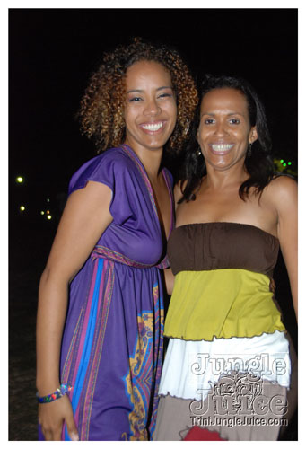 beach_house_carnival_2009-253