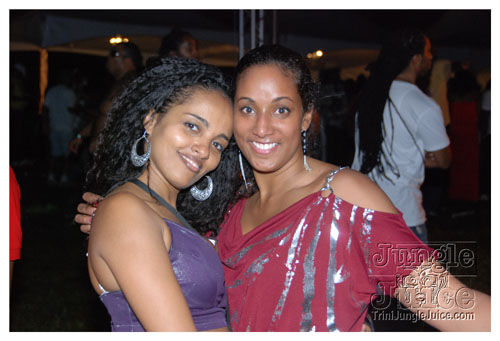 beach_house_carnival_2009-262