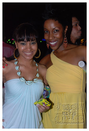 beach_house_carnival_2009-270