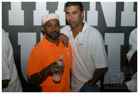 glow_2kwine_may22-022