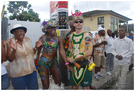 kadooment_day_2009_pt2-166