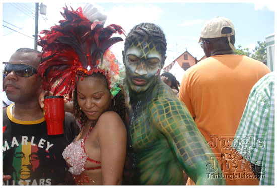 kadooment_day_2009_pt2-195