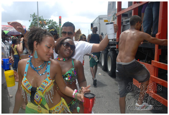 kadooment_day_2009_pt2-228