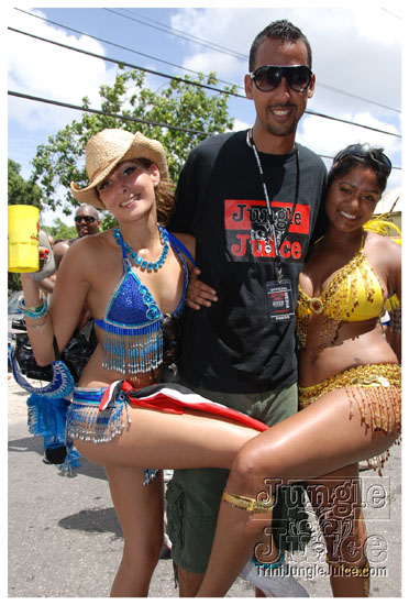 kadooment_day_2009_pt2-238