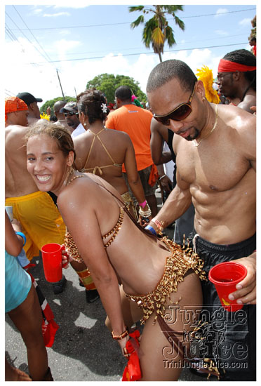 kadooment_day_2009_pt2-276
