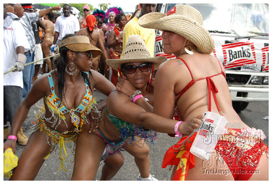 kadooment_day_2009_pt2-284