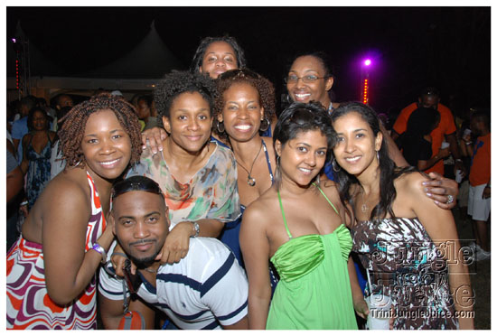 beach_house_carnival_2010_pt2-110