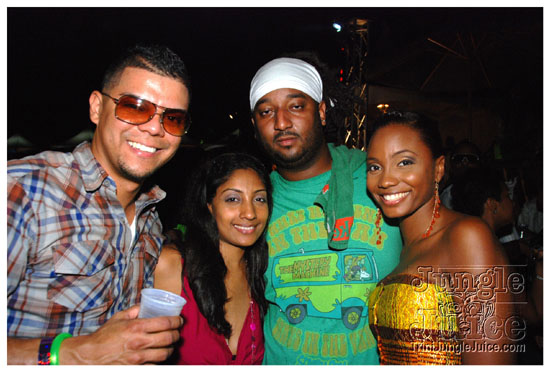 beach_house_carnival_2010_pt2-114