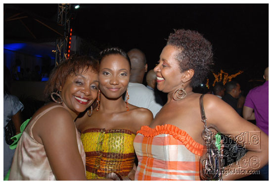beach_house_carnival_2010_pt2-116