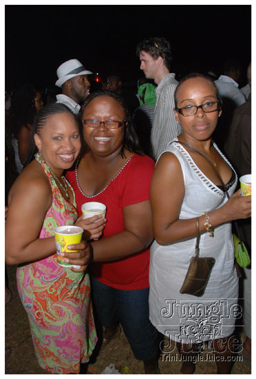 beach_house_carnival_2010_pt2-172