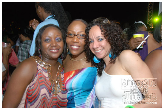beach_house_carnival_2010_pt2-180