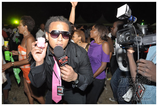 beach_house_carnival_2010_pt2-204