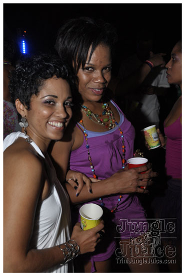 beach_house_carnival_2010_pt2-210