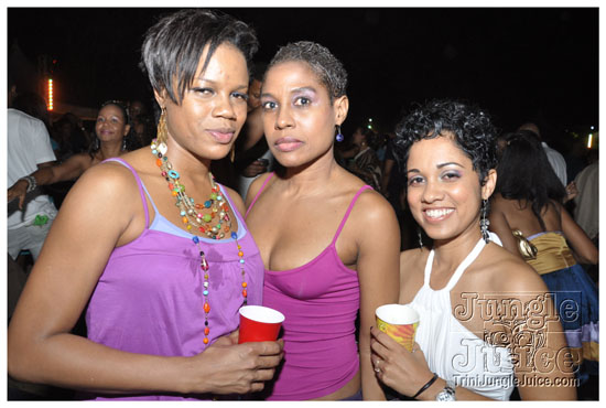 beach_house_carnival_2010_pt2-211