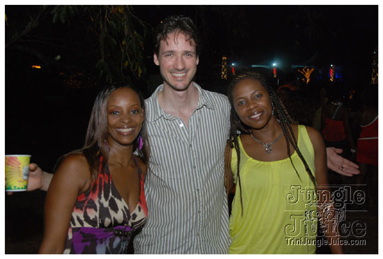 beach_house_carnival_2010_pt2-228