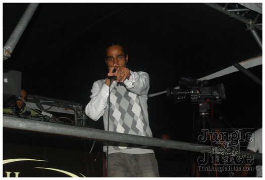 caution_2010-032