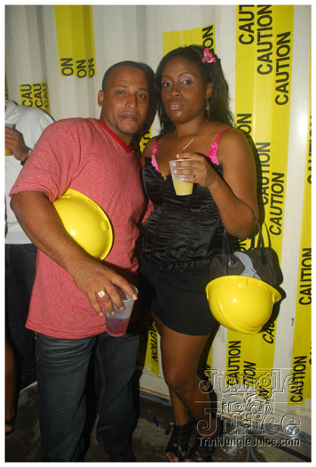 caution_2010-078