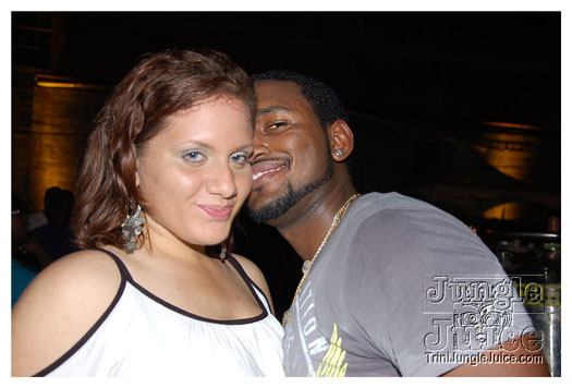 caution_2010-081