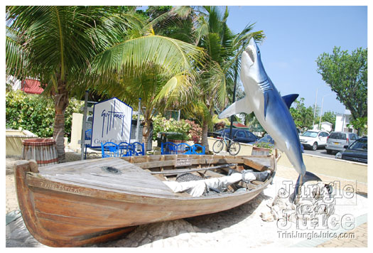02_lunch_at_guy_harvey-019