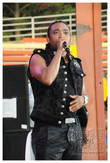 machel_six_flags_2010-116