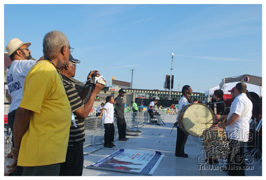pan_alive_2010-001